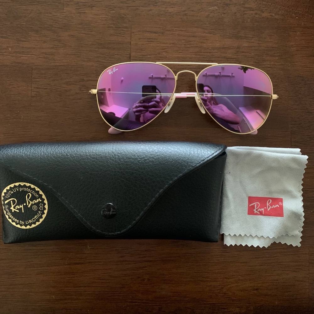 Pink Aviator Ray-Bans W/ Gold Frame